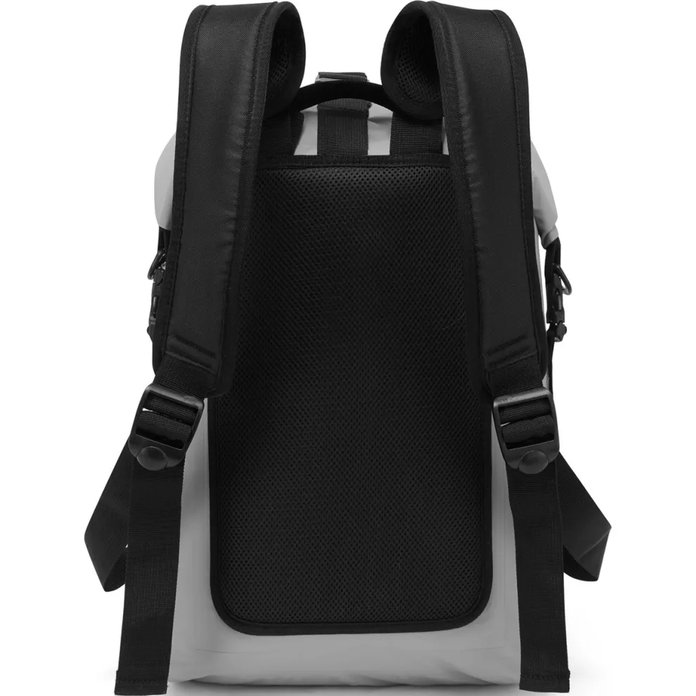 Voyager Day Pack(Out of Stock)